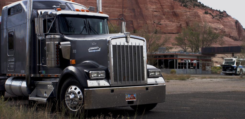 big-truck-1308606_1920